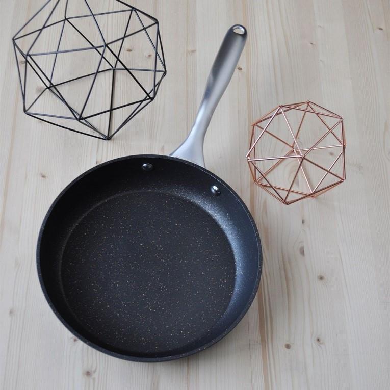 Aluminijasta ponev / 20cm / 4mm / Non-Stick / indukcija