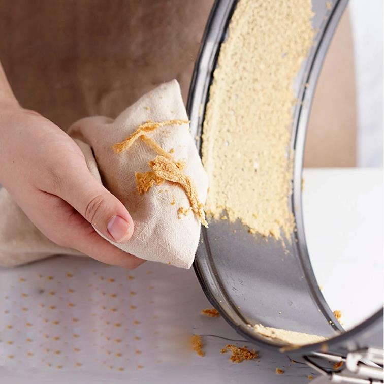 Pekač za torto / z zaponko / 24cm