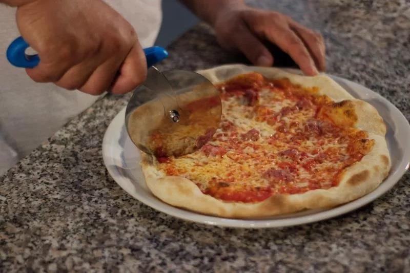 Nož za pizzo / 10cm