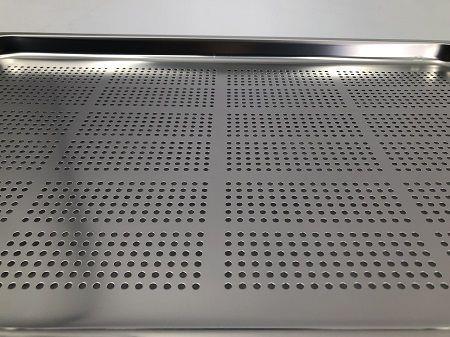 Gastronorm posoda / 1/1 / 20mm / perforirana