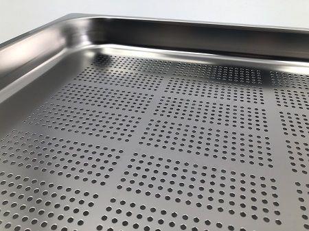 Gastronorm posoda / 1/1 / 40mm / perforirana