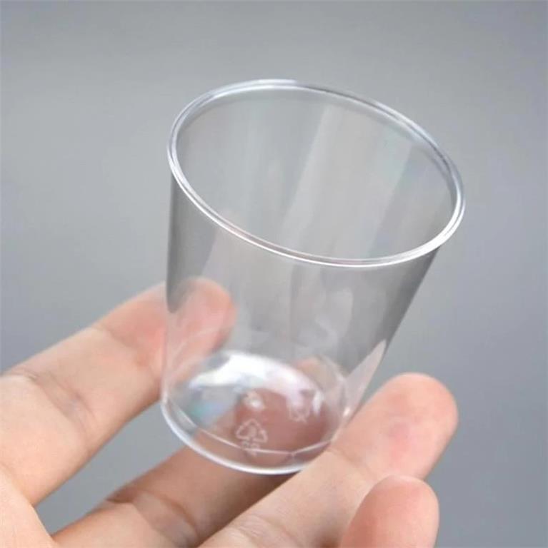 Plastični kozarci Euronova