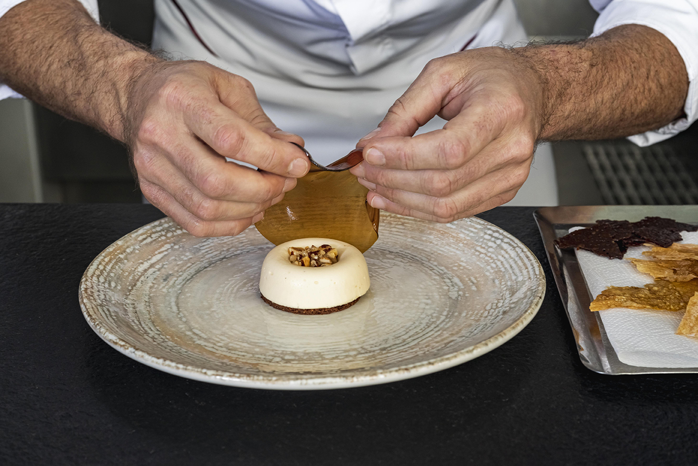 Bonna_Porcelain_Patera